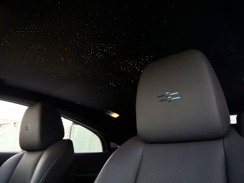Certified 2021 Rolls-Royce Wraith RWD image 10
