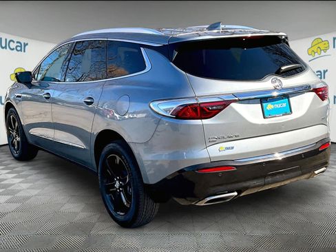 Used 2023 Buick Enclave Essence w/ Experience Buick Package image 4