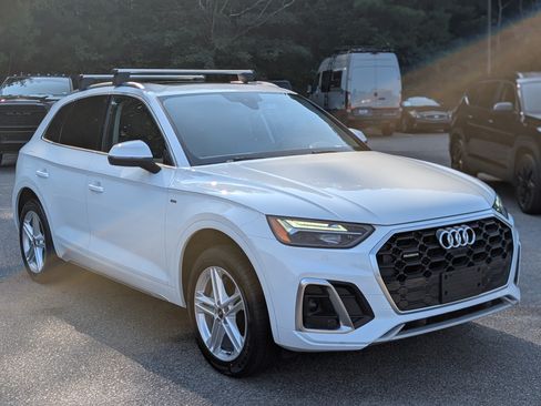 Used 2022 Audi Q5 e Premium Plus w/ Premium Plus Package AWD/4WD image 11