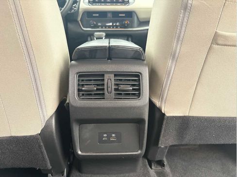 Used 2023 Nissan Rogue SV image 15