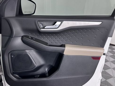 Used 2020 Ford Escape SEL image 30