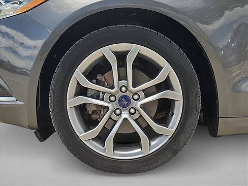 Used 2017 Ford Fusion SE w/ Equipment Group 201A AWD/4WD image 23