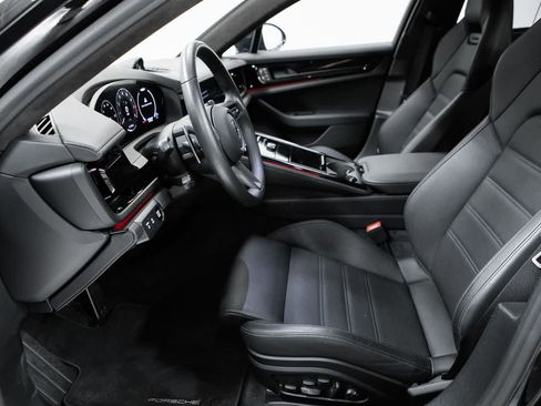 Certified 2025 Porsche Panamera Turbo AWD/4WD image 22