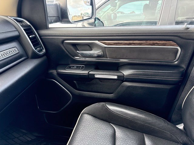 Used 2019 RAM 1500 Laramie AWD/4WD image 9