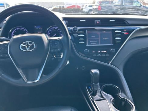 Used 2018 Toyota Camry L image 10