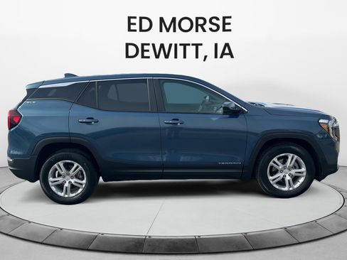 Used 2024 GMC Terrain SLE image 6