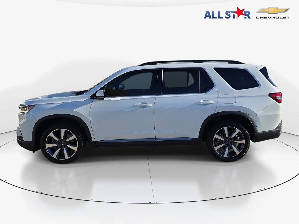 Used 2025 Honda Pilot Touring image 7