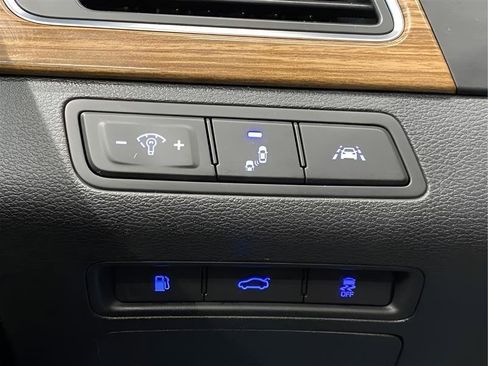 Used 2015 Hyundai Sonata Limited w/ Option Group 06 FWD image 13