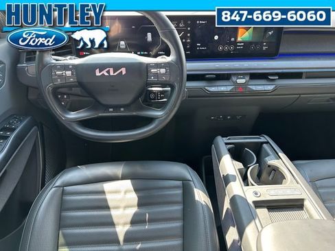 Used 2024 Kia EV9 Land image 16
