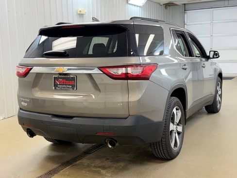 Used 2019 Chevrolet Traverse LT w/ LT Premium Package FWD image 5