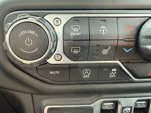 Used 2018 Jeep Wrangler Unlimited Rubicon AWD/4WD image 26
