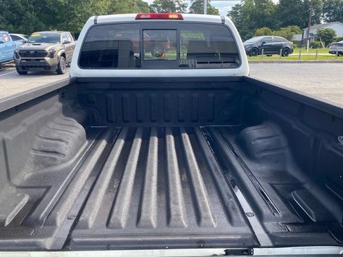 Used 2018 Nissan Frontier SV RWD image 13