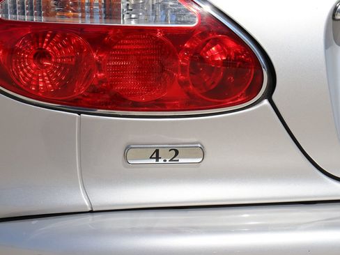 Used 2004 Jaguar XK8 Convertible image 13