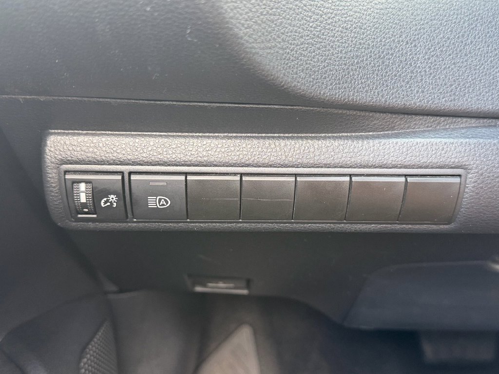 Used 2024 Toyota Corolla LE FWD image 27