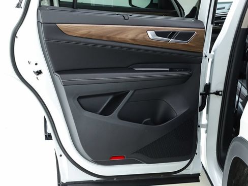 New 2026 Volkswagen Atlas SE FWD image 57