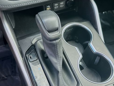 Used 2023 Toyota Highlander L image 14