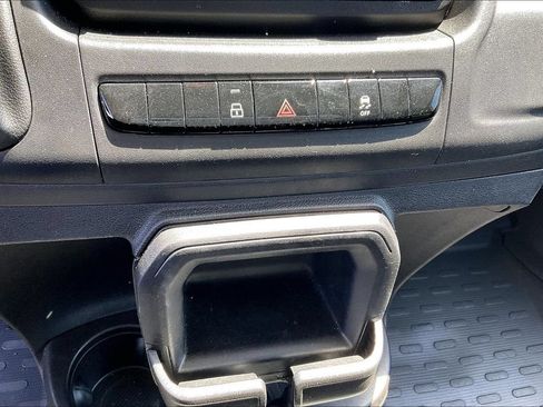 Used 2025 RAM ProMaster 2500 w/ U-Haul Equipment Group FWD image 30