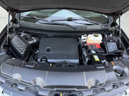 Used 2023 Chevrolet Traverse Premier image 22