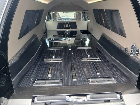 Used 2018 Cadillac XTS image 13