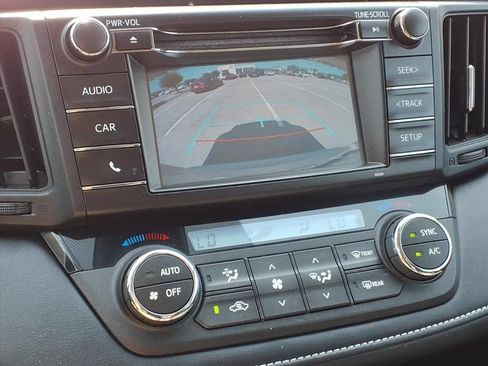 Used 2018 Toyota RAV4 XLE AWD/4WD image 25