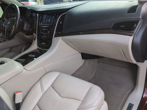 Certified 2020 Cadillac Escalade Premium Luxury image 30