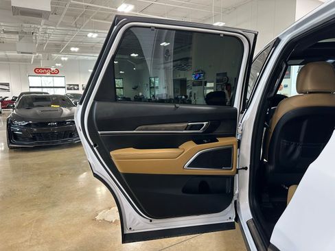 Used 2022 Kia Telluride SX w/ Nightfall Edition Package image 34