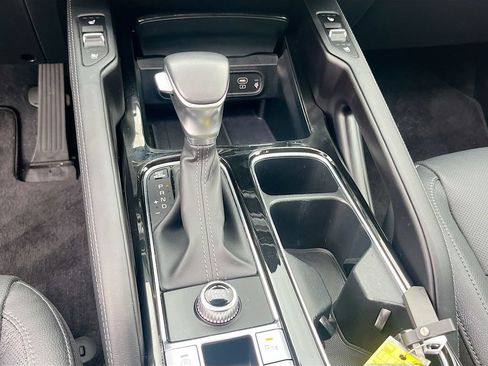 Used 2025 Kia Telluride EX w/ EX Captain's Chair Package FWD image 17