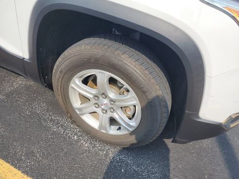 Used 2019 GMC Acadia SLE FWD image 3