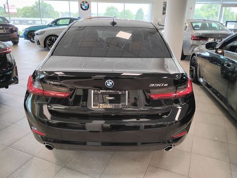 Used 2022 BMW 330e xDrive w/ Driving Assistance Package AWD/4WD image 4
