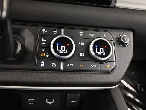 Used 2022 Land Rover Defender 110 S image 24