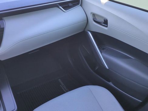 Used 2026 Toyota Corolla Cross LE image 15