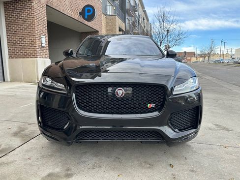 Used 2019 Jaguar F-PACE S image 2