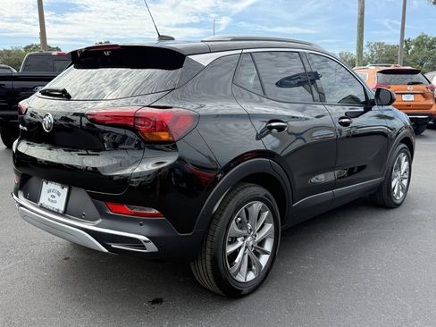 Used 2022 Buick Encore GX Essence w/ Advanced Technology Package FWD image 5