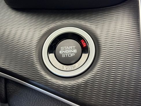 Used 2023 Jeep Grand Cherokee Altitude RWD image 21