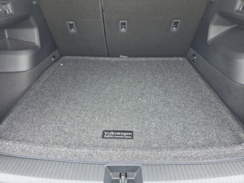 New 2026 Volkswagen Tiguan SE FWD image 27