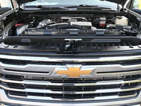 Used 2024 Chevrolet Silverado 3500 LTZ AWD/4WD image 34