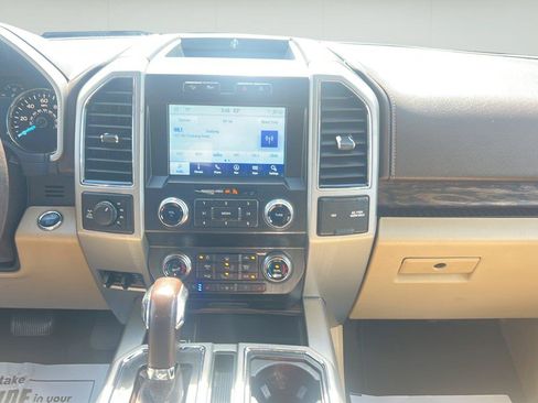 Used 2019 Ford F150 Lariat w/ Equipment Group 502A Luxury AWD/4WD image 24