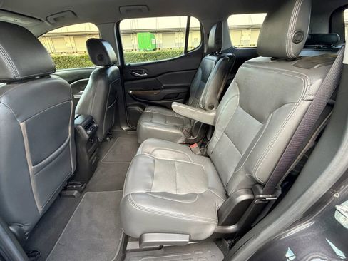 Used 2018 GMC Acadia SLE FWD image 10