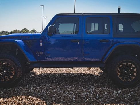 Used 2018 Jeep Wrangler Unlimited Rubicon w/ Dual Top Group AWD/4WD image 24