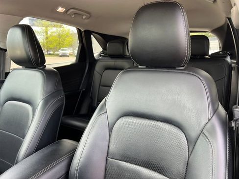 Used 2022 Ford Escape Titanium AWD/4WD image 13