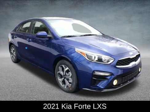 Used 2021 Kia Forte LXS FWD image 2