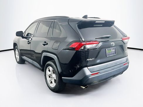 Used 2021 Toyota RAV4 XLE FWD image 5