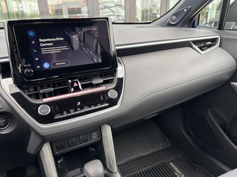 Used 2025 Toyota Corolla Cross AWD Hybrid w/ Moonroof Package image 20