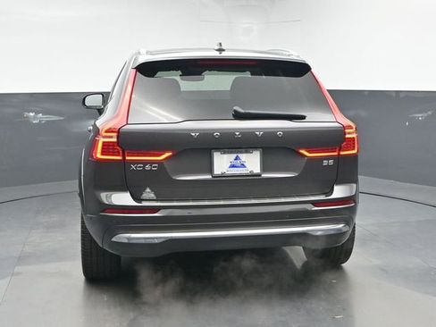 Used 2023 Volvo XC60 B5 Ultimate w/ Protection Package Premier image 7