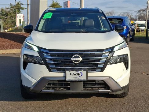 Used 2024 Nissan Rogue SL w/ SL Premium Package image 2