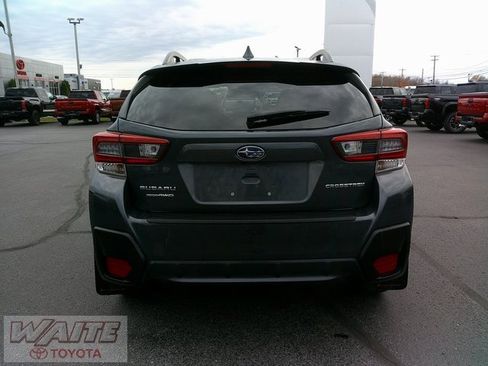 Used 2022 Subaru Crosstrek 2.0i Premium w/ Moonroof Package image 3