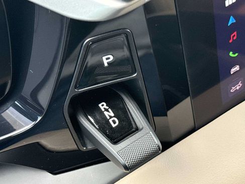 Used 2025 Porsche Macan Electric RWD image 21