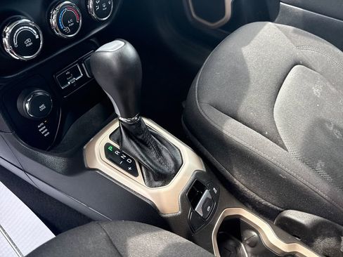 Used 2016 Jeep Renegade Sport w/ Power & Air Group AWD/4WD image 26