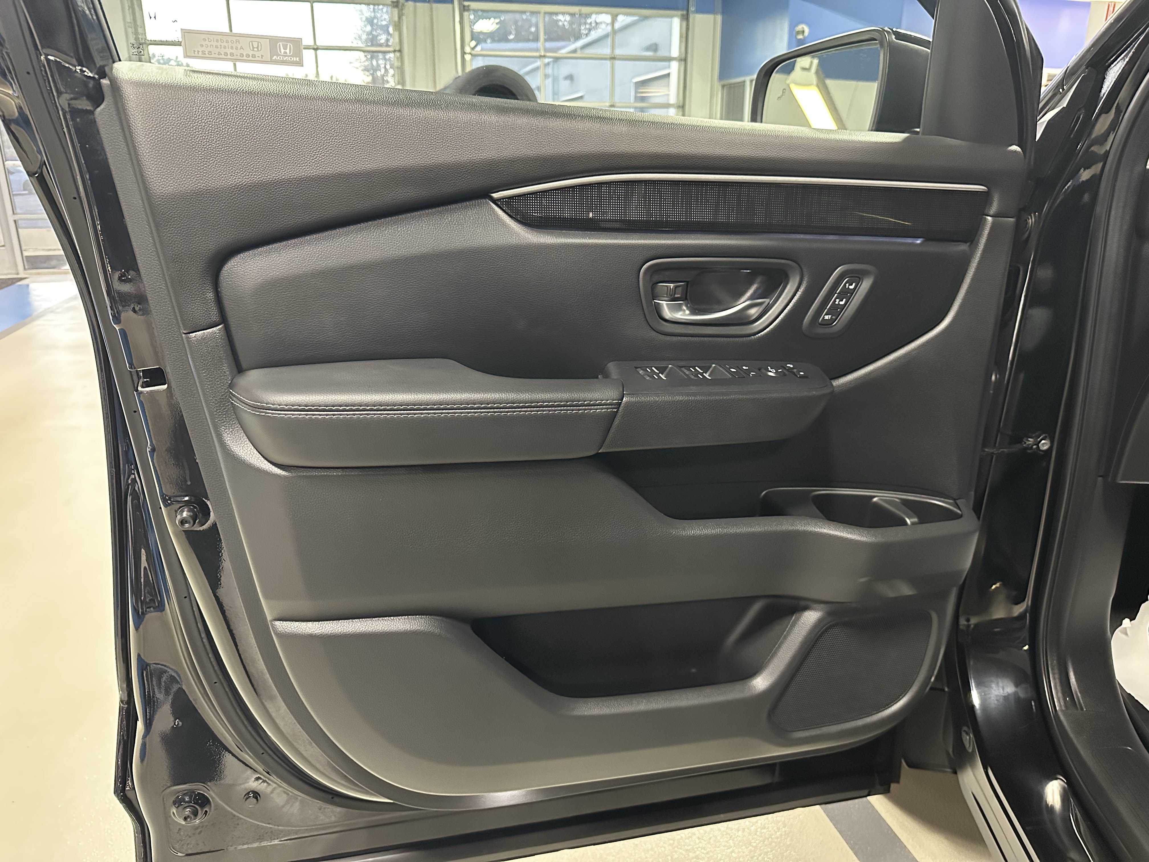 Used 2023 Honda Pilot Elite image 23