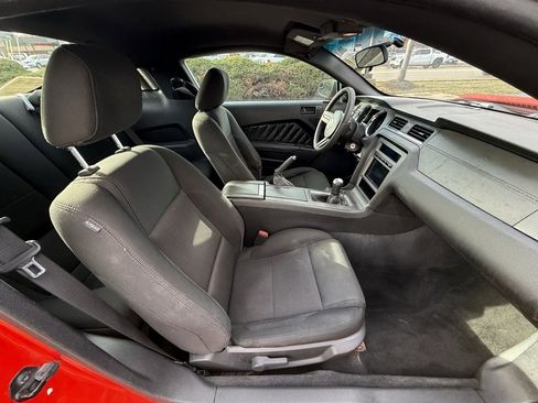 Used 2011 Ford Mustang Coupe w/ 101A Rapid Spec Order Code image 33